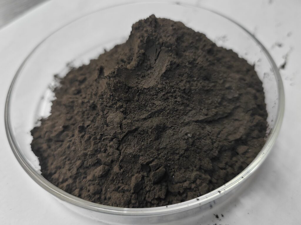 Bột cromit 100 mesh, hàm lượng Cr2O3 25%, dùng cho chai thủy tinh, chai bia xanh. -1-Chromite Sand-Haixu Abrasives bột cromit